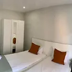 Hostel Real *