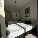 Hostel Real *